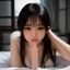 移动端用户头像，年轻女性手持手机头像